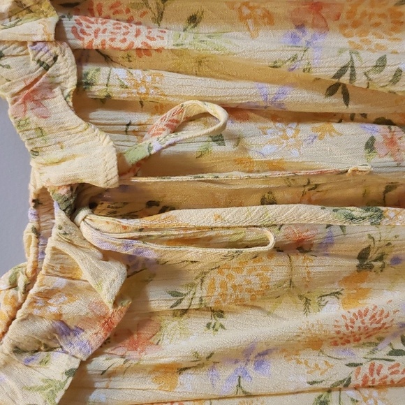 Pink Rose NWT Yellow Floral Ruffle Crop Top - Picture 2 of 5